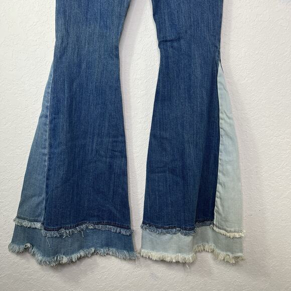 Fashion Nova only the best vibes bell bottom jeans - medium blue wash size 3 - Picture 4 of 11